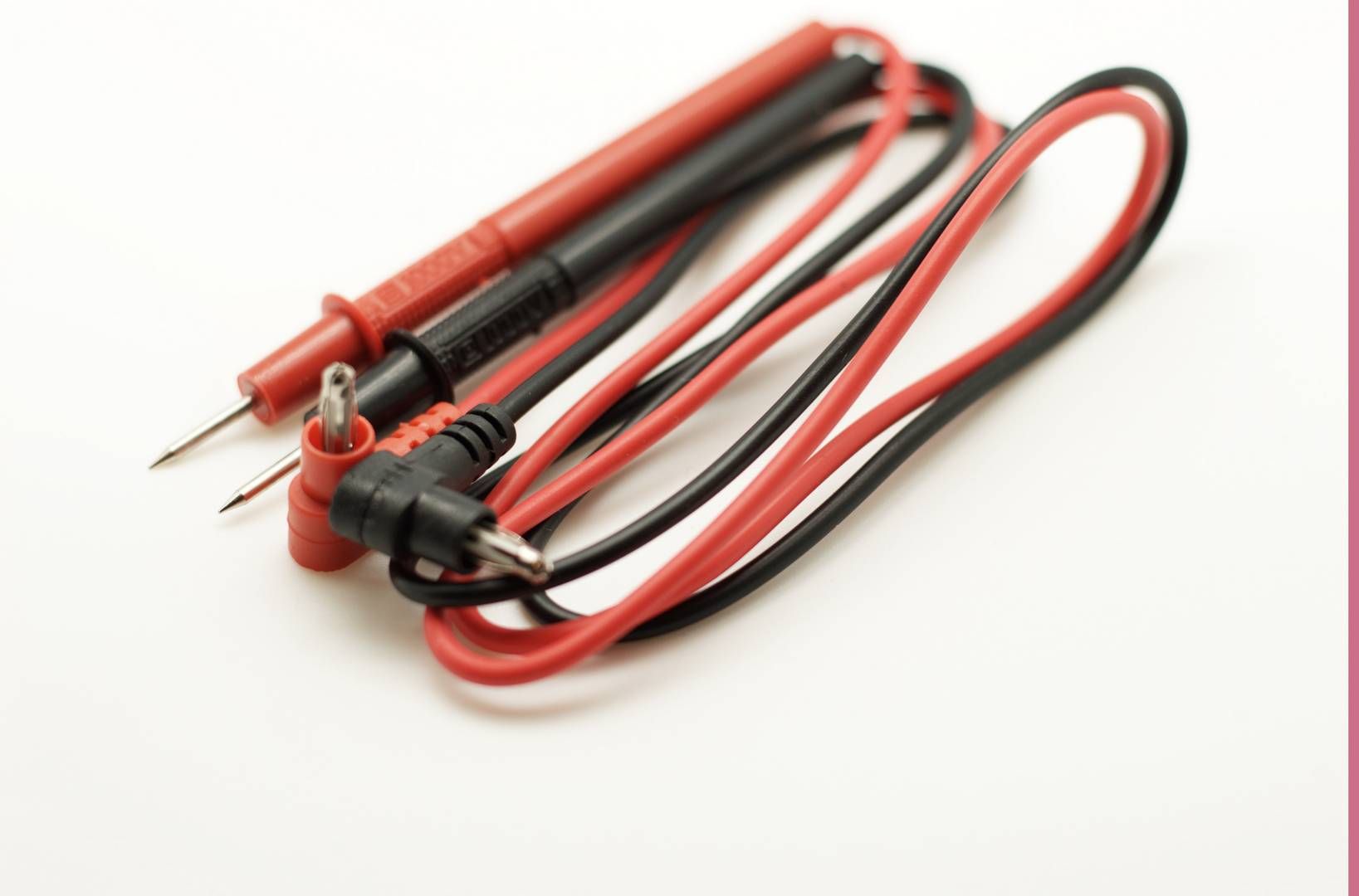 Cable for multimeter 1000V 55cm
Packaging: bulk 1 set.