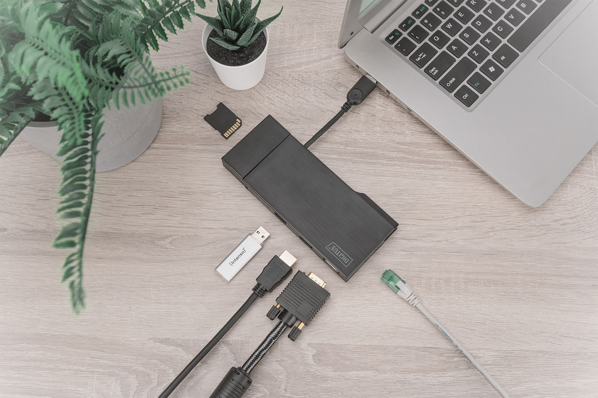 Universal Docking Station, USB 3.0, 7-Port, Travel 2x Video, 2x USB 3.0, RJ45, 2x Card Reader_2