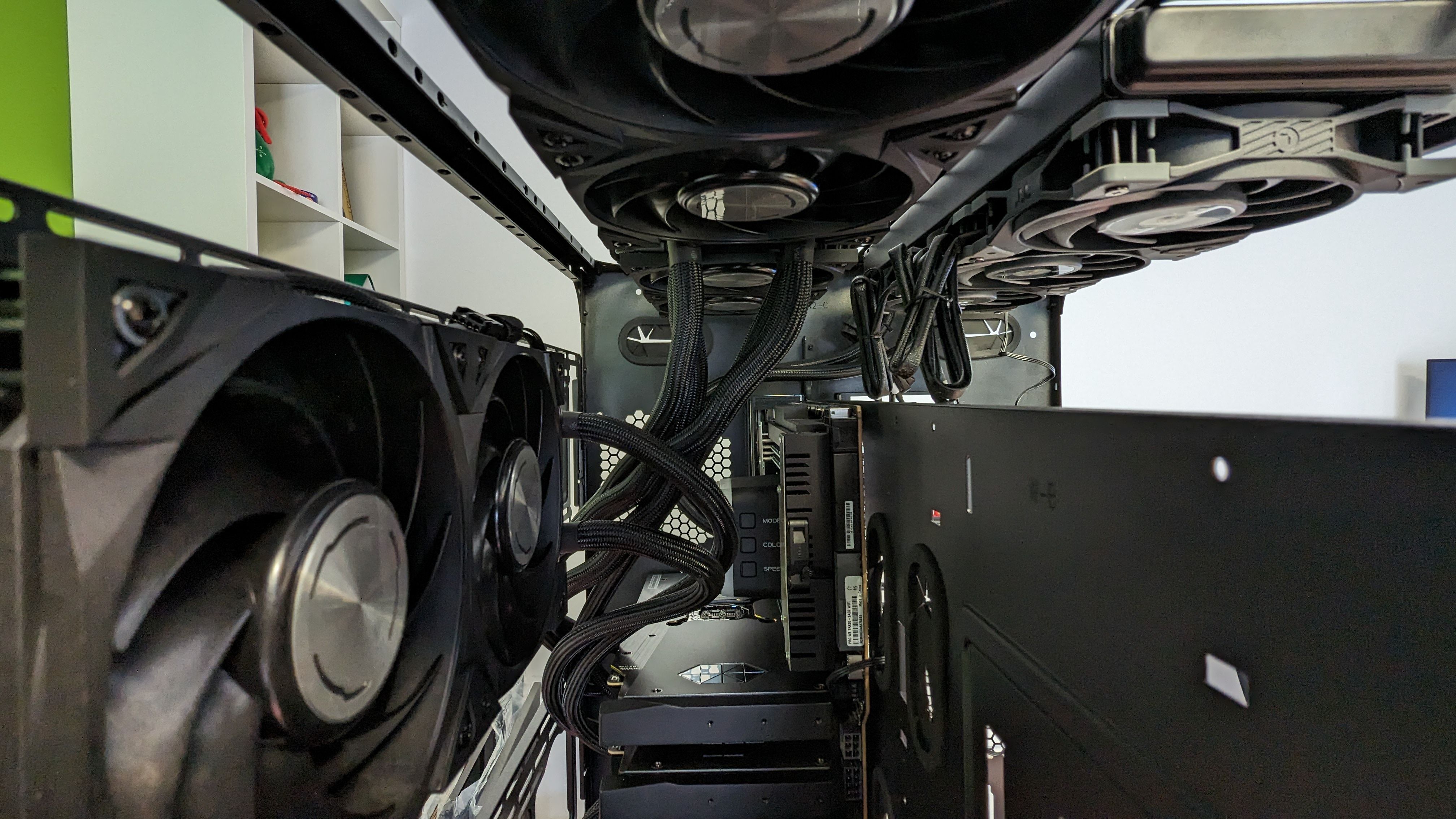 Procesor AMD Ryzen Threadripper PRO 7995WX,  96C / 192T, 2.50 - 5.10 GHz, 480 MB cache, 350 W, Tray 
 [1 buc]Cooler procesor Thermaltake ToughLiquid 360 TRX40 ARGB 
 [1 buc]Placa de baza ASUS Pro WS TRX50-SAGE WIFI, Socket sTR5, eATX
 [4 buc]Memorie server Samsung 64 GB DDR5 ECC RDIMM 4800 MHz 2Rx4
 [2 buc]Sursa Seasonic PRIME PX-1600 ATX 3.0, 1600 W, ATX, 80+ Platinum, Full modulara 
 [4 buc]Placa video MSI GeForce RTX 4090 SUPRIM LIQUID X 24 GB GDDR6X 384 bit 
 [3 buc]SSD Samsung ..._16