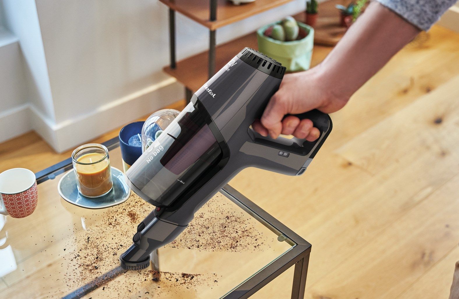 OB90 ELDOM  VESS upright vacuum cleaner  cordless  electric brush_5