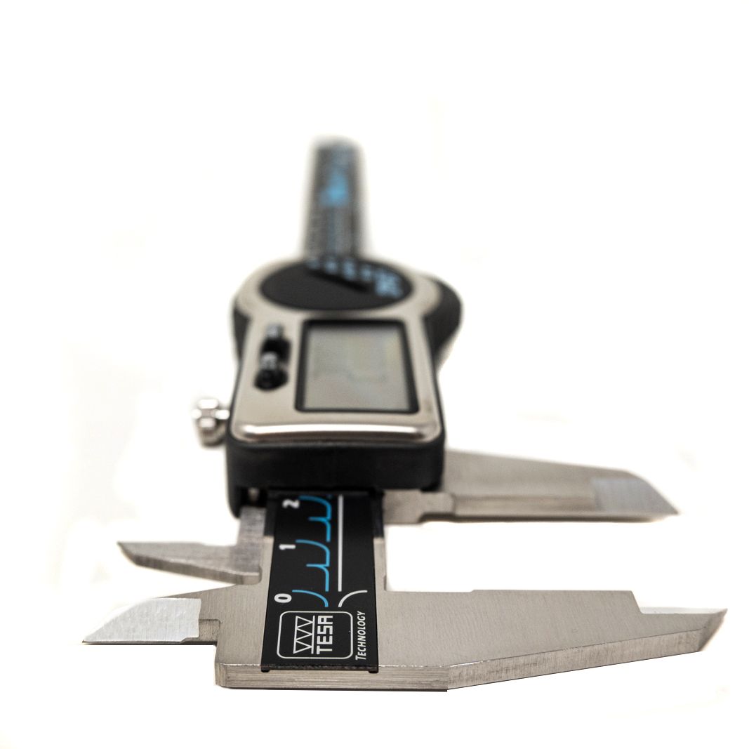 150 DIGIT CALIPER.   6 IP67 3V/SQ TWIN-INCH /CERT._4