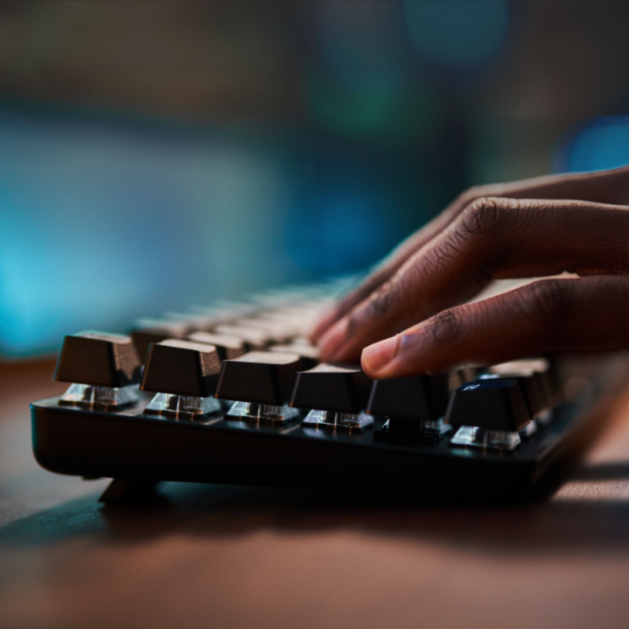 G413 TKL SE - BLACK - CH -/CENTRAL_3