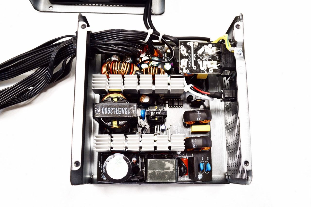 Thermaltake TOUGHPOWER GF A3 power supply unit 650 W 24-pin ATX ATX Black_3