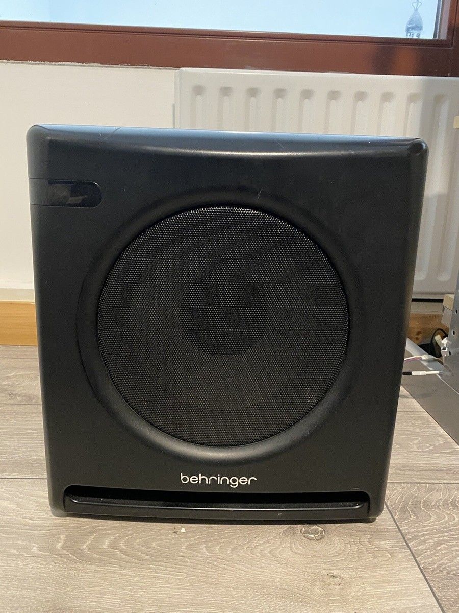 Behringer K10S Black Active subwoofer_3