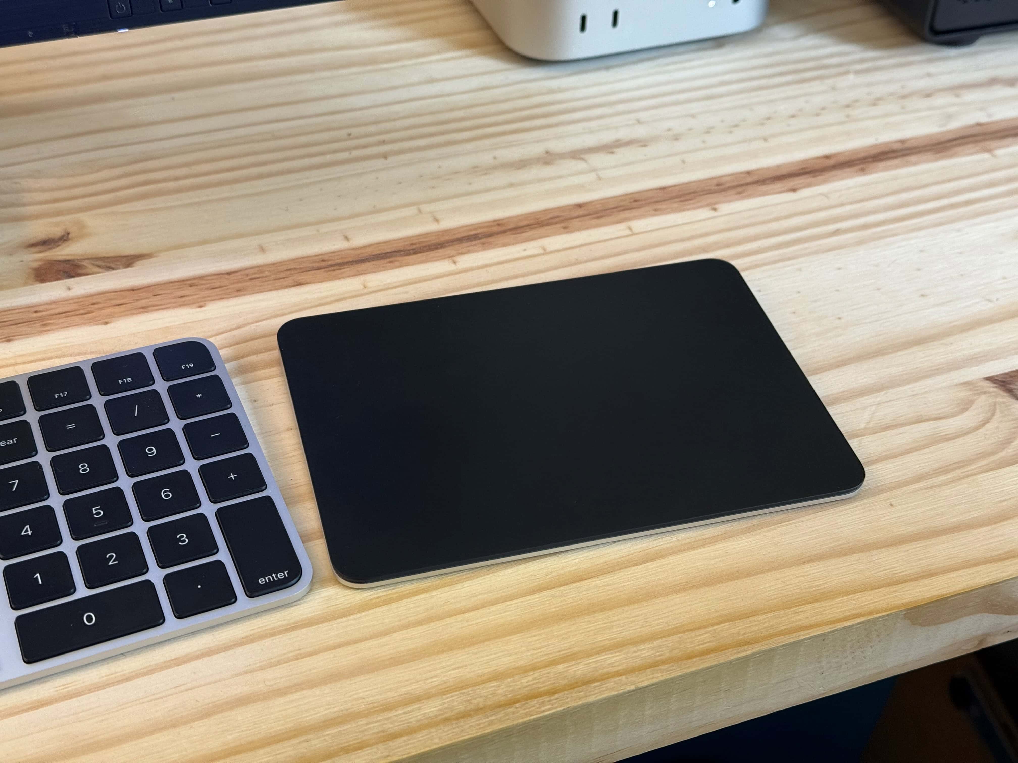 Apple Magic Trackpad - Black Multi-Touch Surface_2