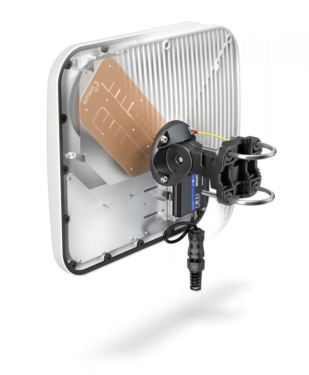 QuWireless QuMax XR LTE High Band antene de rețea Antenă direcțională PoE/LAN 13 dBi_1