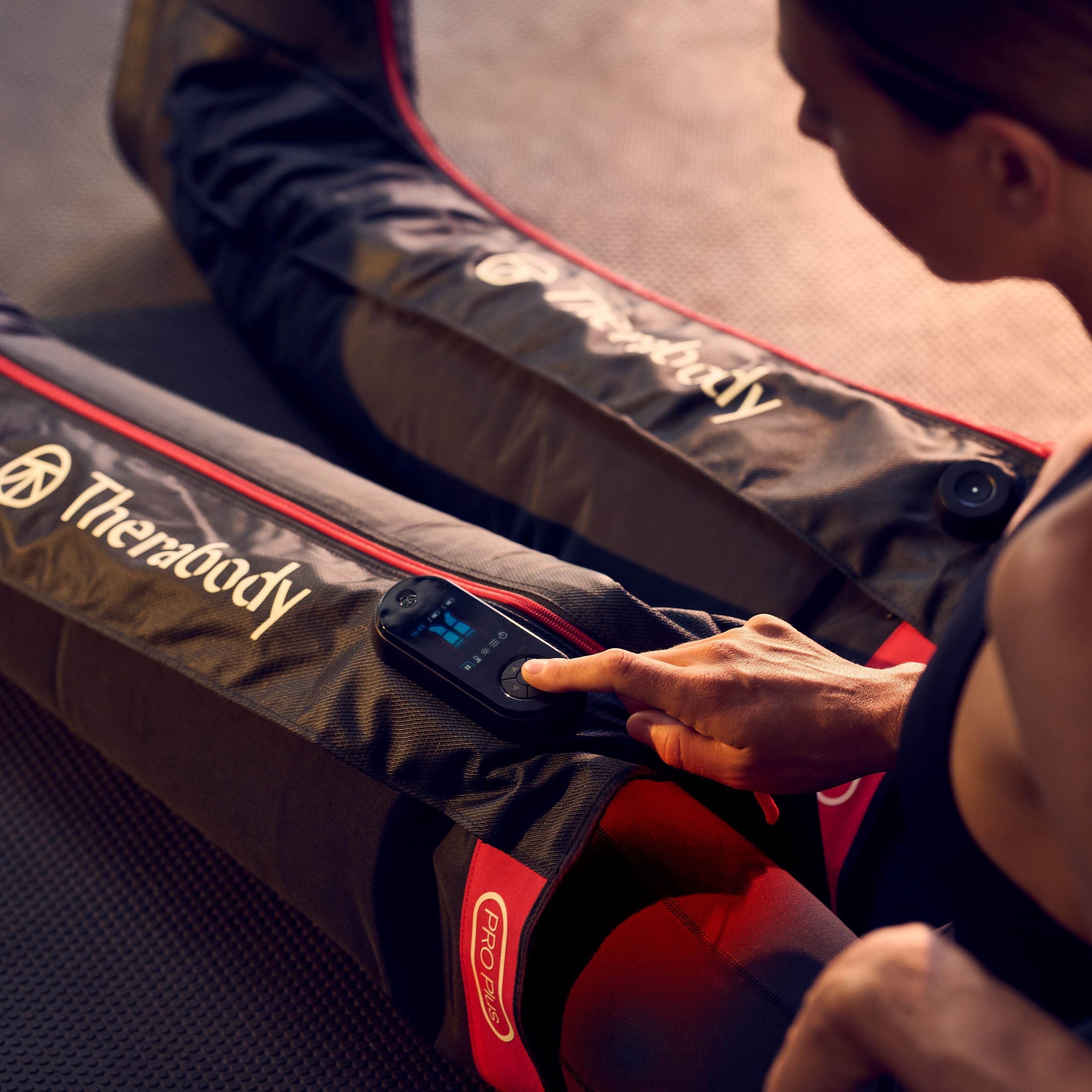 Therabody JetBoots Pro Plus M - lymphatic massage device_4