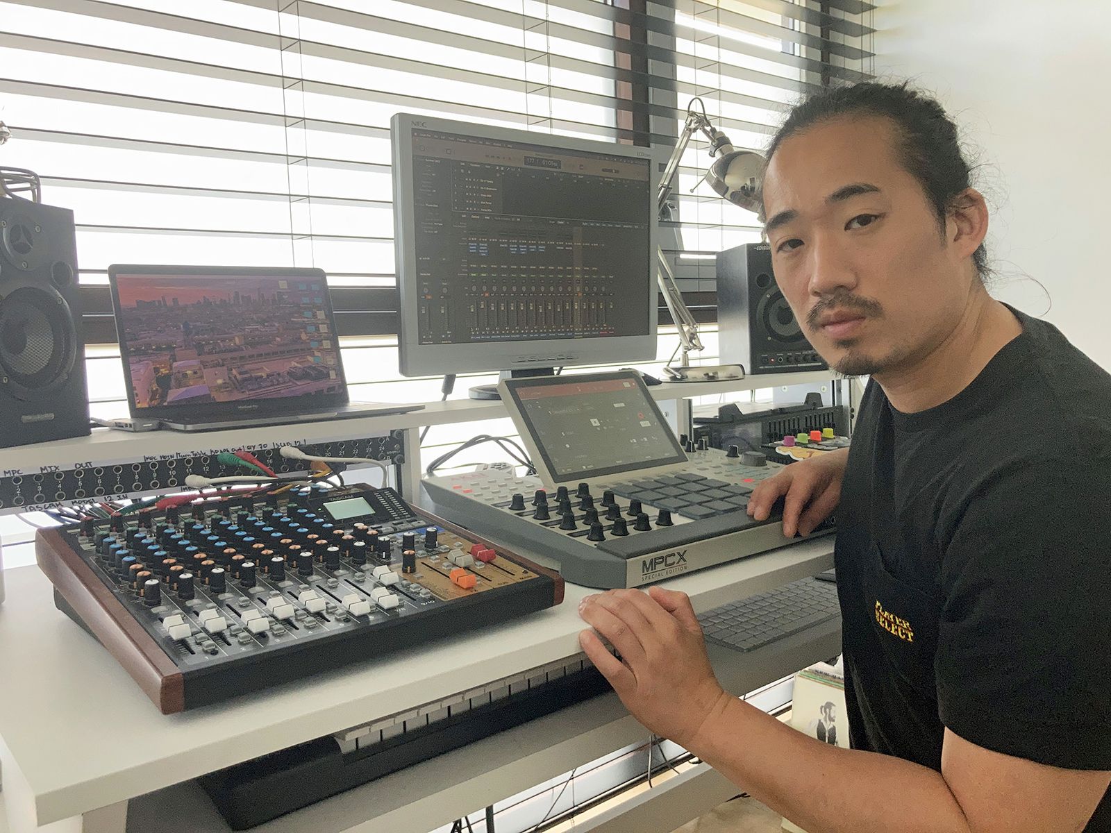 Tascam Model 12 12 channels 20 - 20000 Hz Black  Wood_7