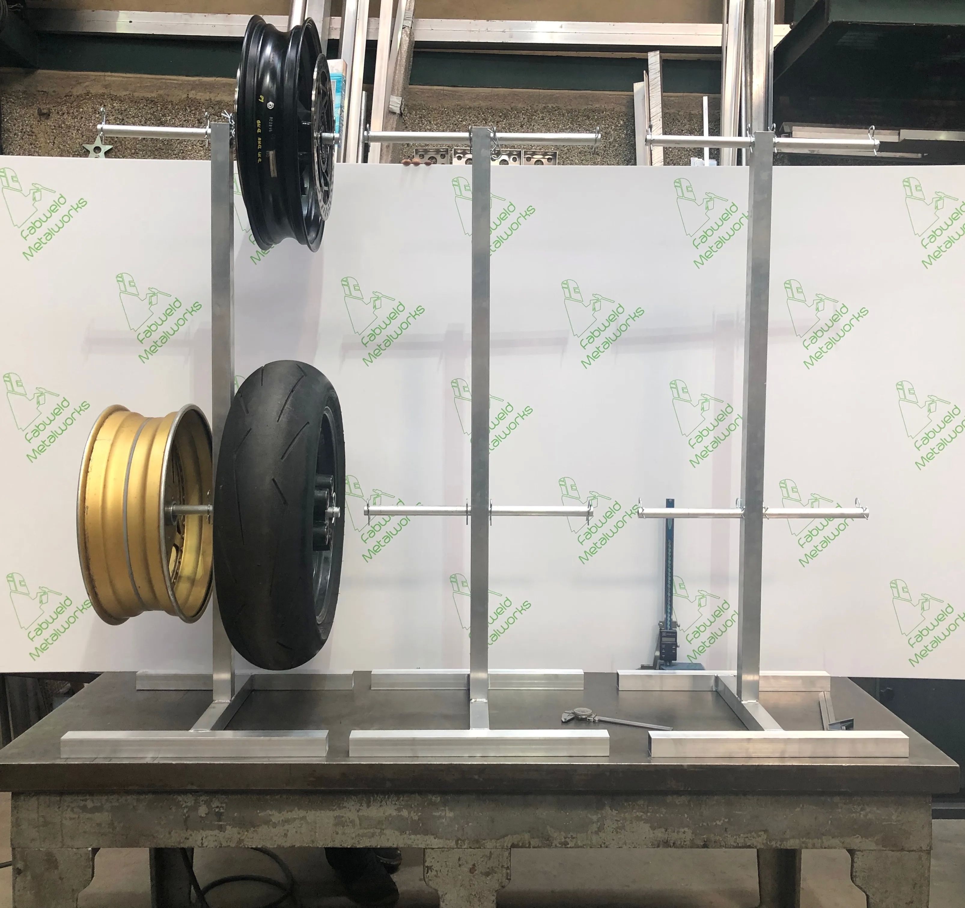 Four-wheel aluminium stand_2