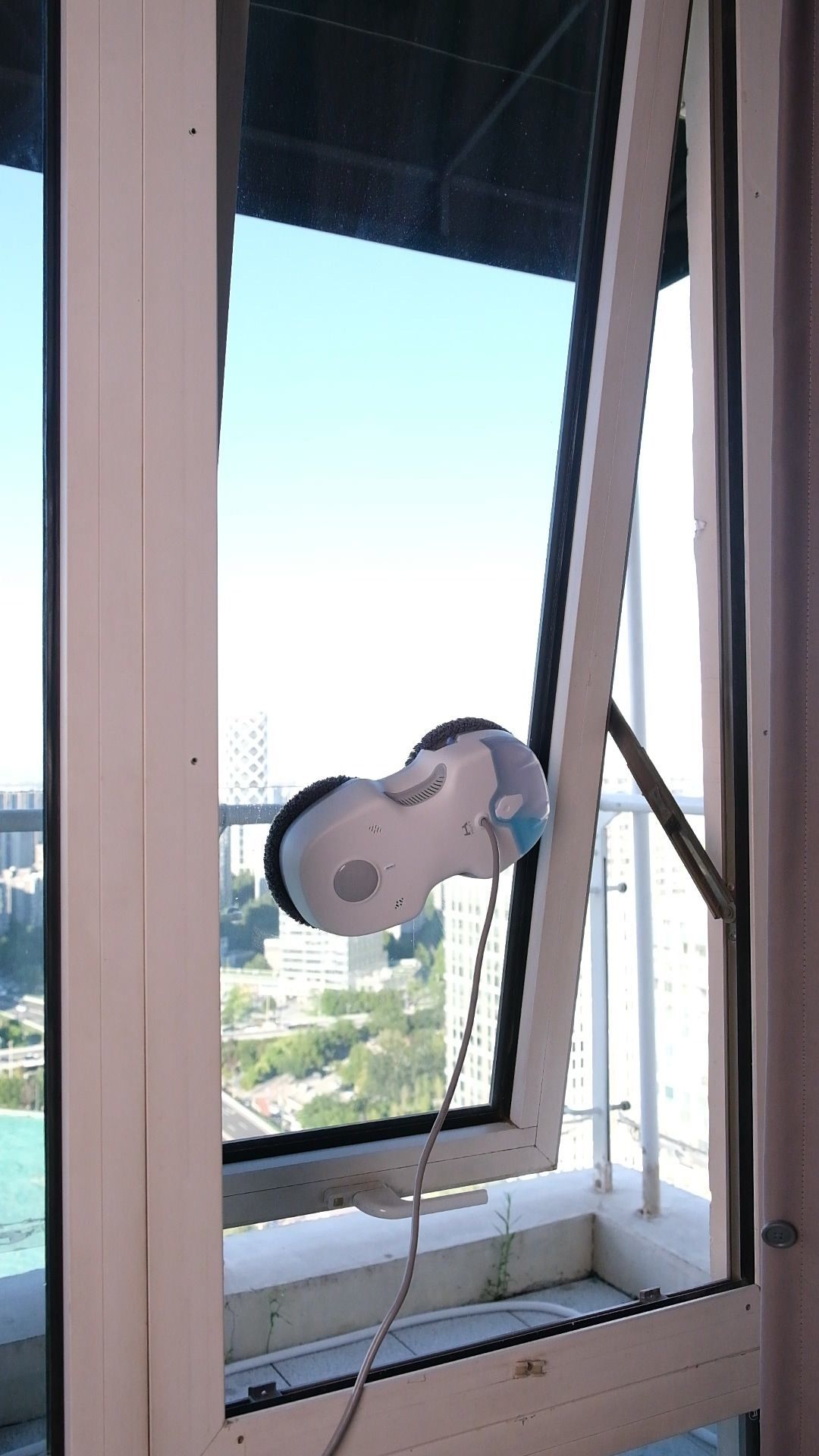 HUTT Windows Vacuum Cleaner C7_2